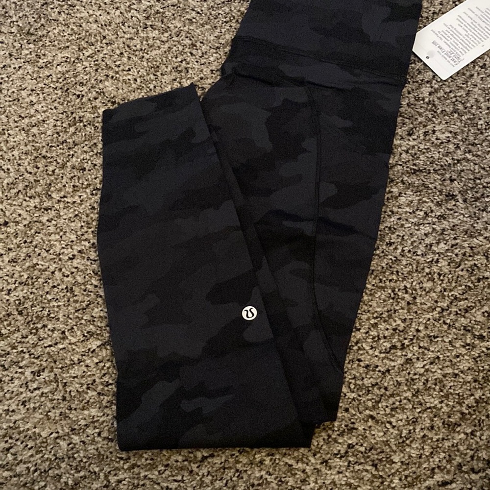 NWT Fast and Free Camo 25” Highrise - Picture 4 of 6